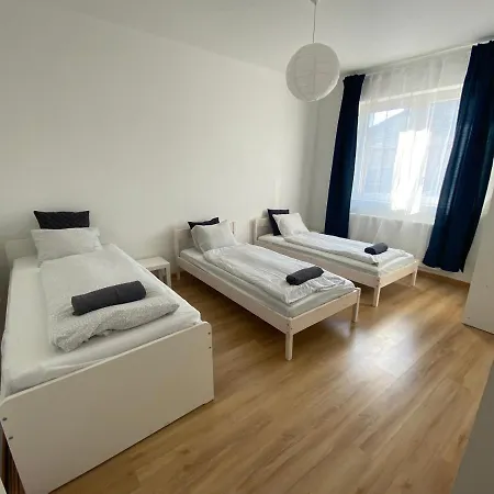 Budapest Airport-vecses Trainstation K7 Apartamento *